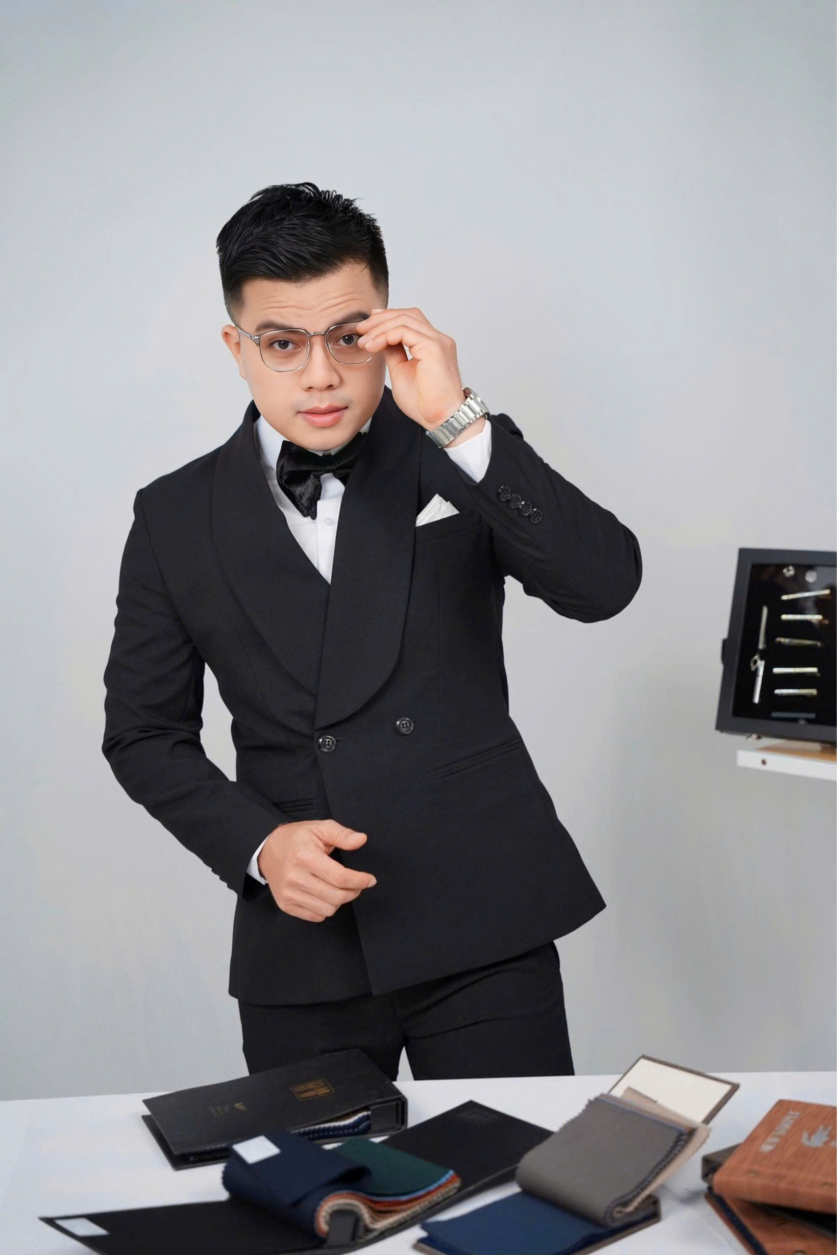 Đen - MED Áo Vest Thiết Kế + Quần + Khăn Túi — 4
