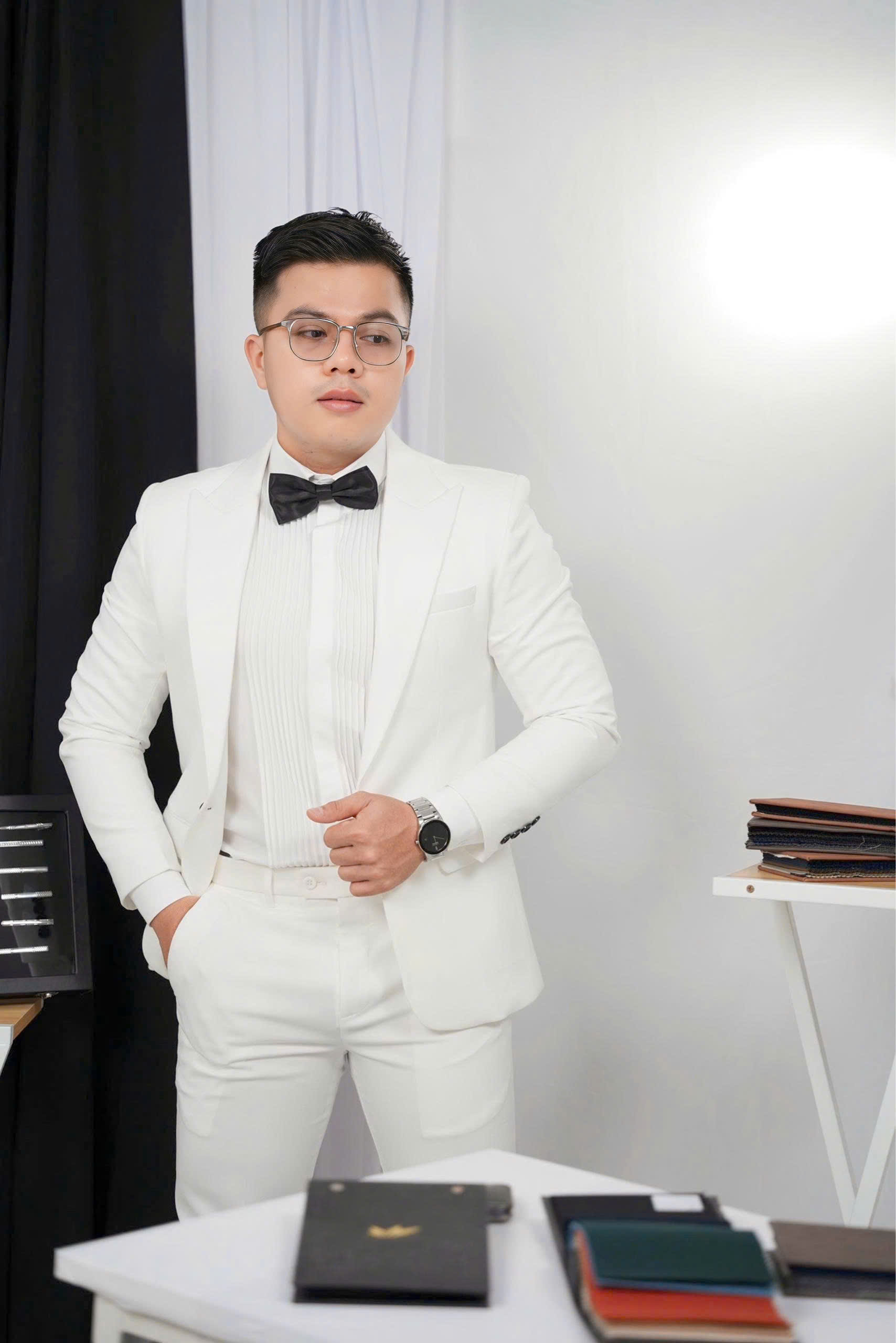 Trắng Trơn- Dòng MED 2025 Áo Vest + Quần — 4
